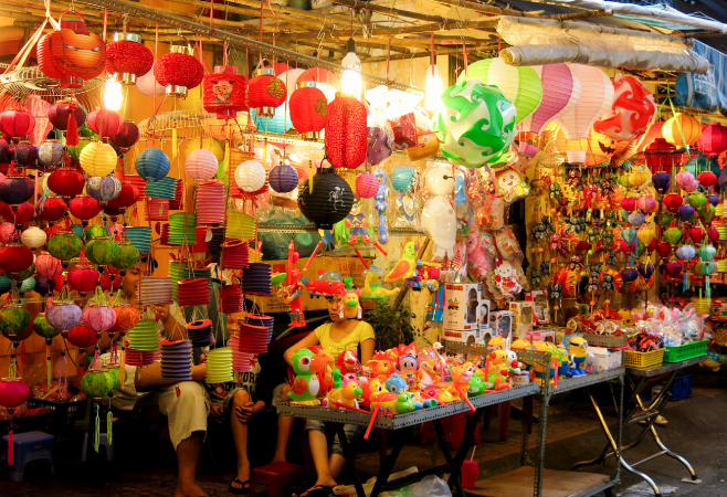 Another crucial element of the Autumn Festival in Vietnam is lanterns