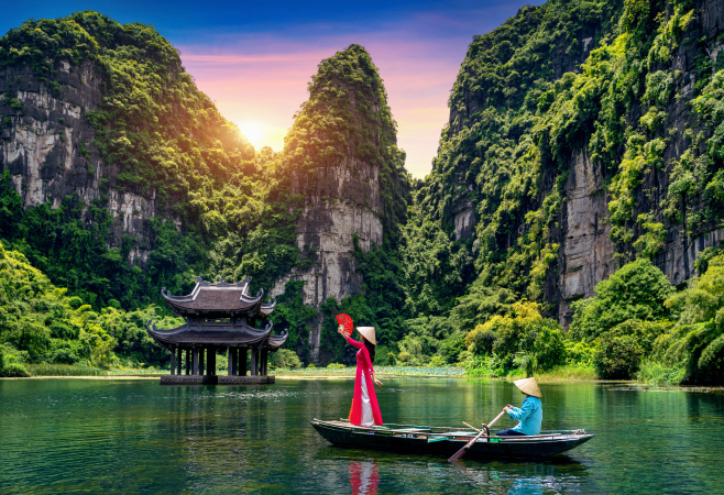 Trang An is a natural wonderland with breathtaking landscapes 