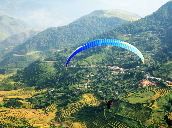 Paragliders can appreciate the awe-inspiring vistas from an exceptional viewpoint