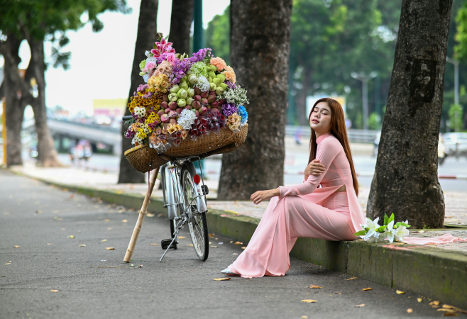 Ao Dai is a beautiful national costume of Vietnam