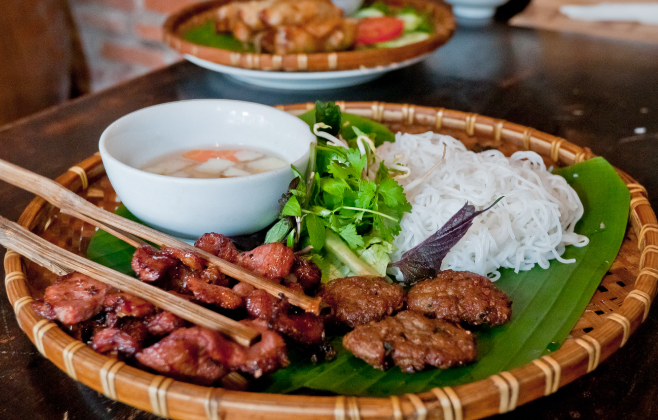 Bun Cha - Kebab rice noodles - Vietnamese Street Foods