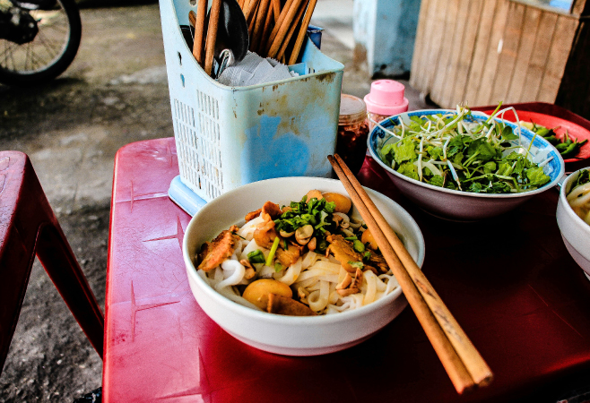 Mi Quang is a unique Vietnamese noodle food for anyone who tastes it