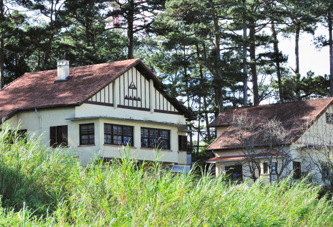 Admire the stunning architecture of the old Dalat French Quarter villas