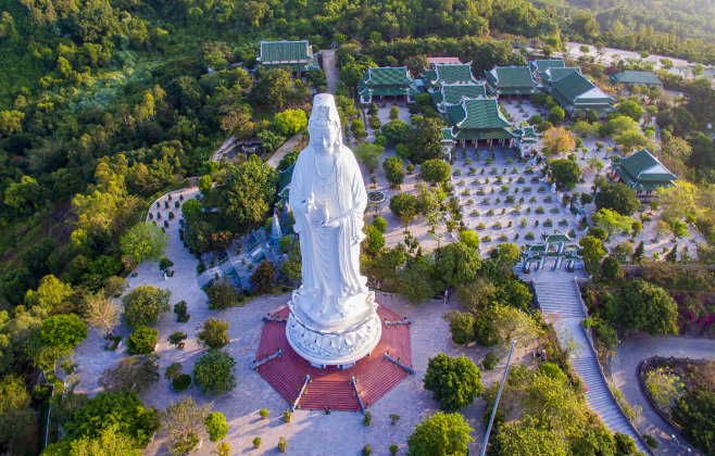 The panoramic view of Ling Ung Ngu Hanh Son pagoda