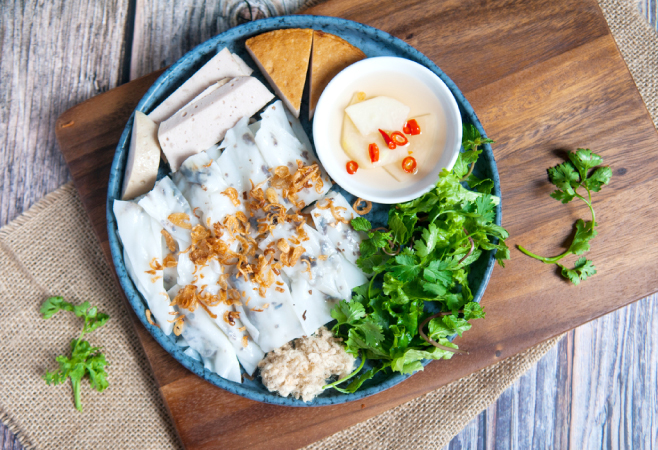 Banh Cuon is one of the typical Vietnamese breakfast dishes