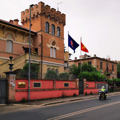 Traveling to Vietnam from Italy